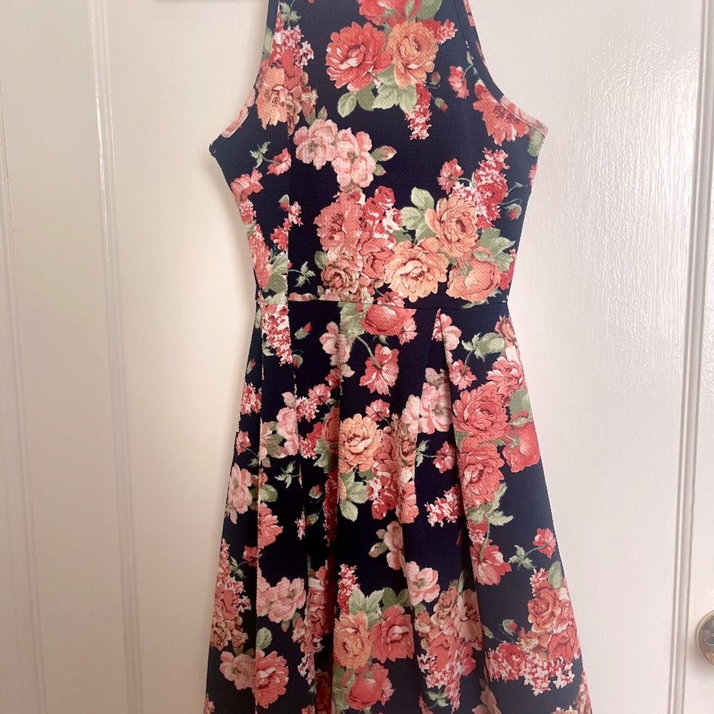 Haute Monde simple floral dress